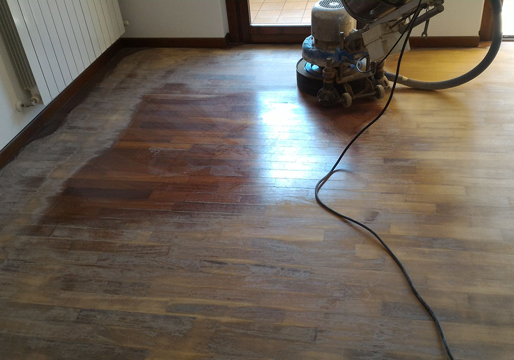 Levigatura parquet: il trattamento per ringiovanire i pavimenti in legno -  Impresa di pulizie La Perla Macerata